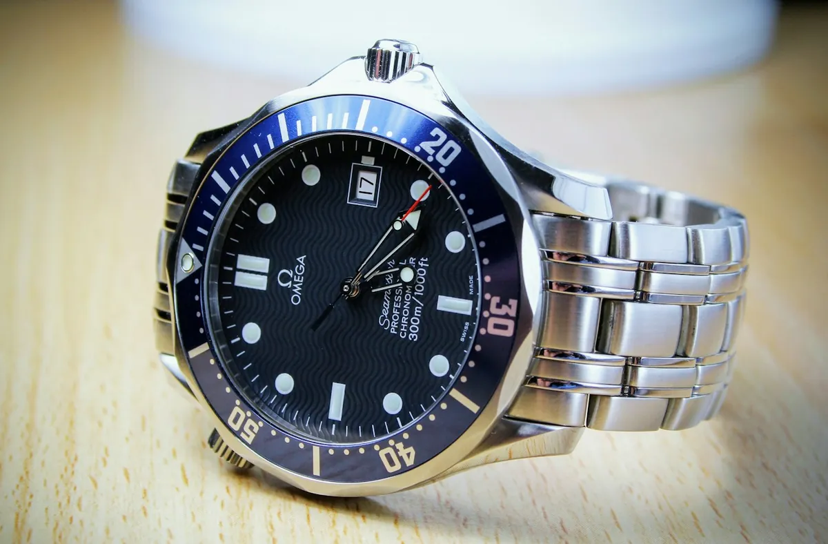 Omega Seamaster Professional Diver 300M ref. 2531.80 with blue wave dial (earlier generation, representative of the Seamaster Diver 300M)